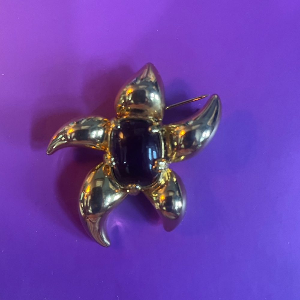 Avon Presidents Club (PC) Starfish Amethyst Jelly Belly Gold tone pin/brooch